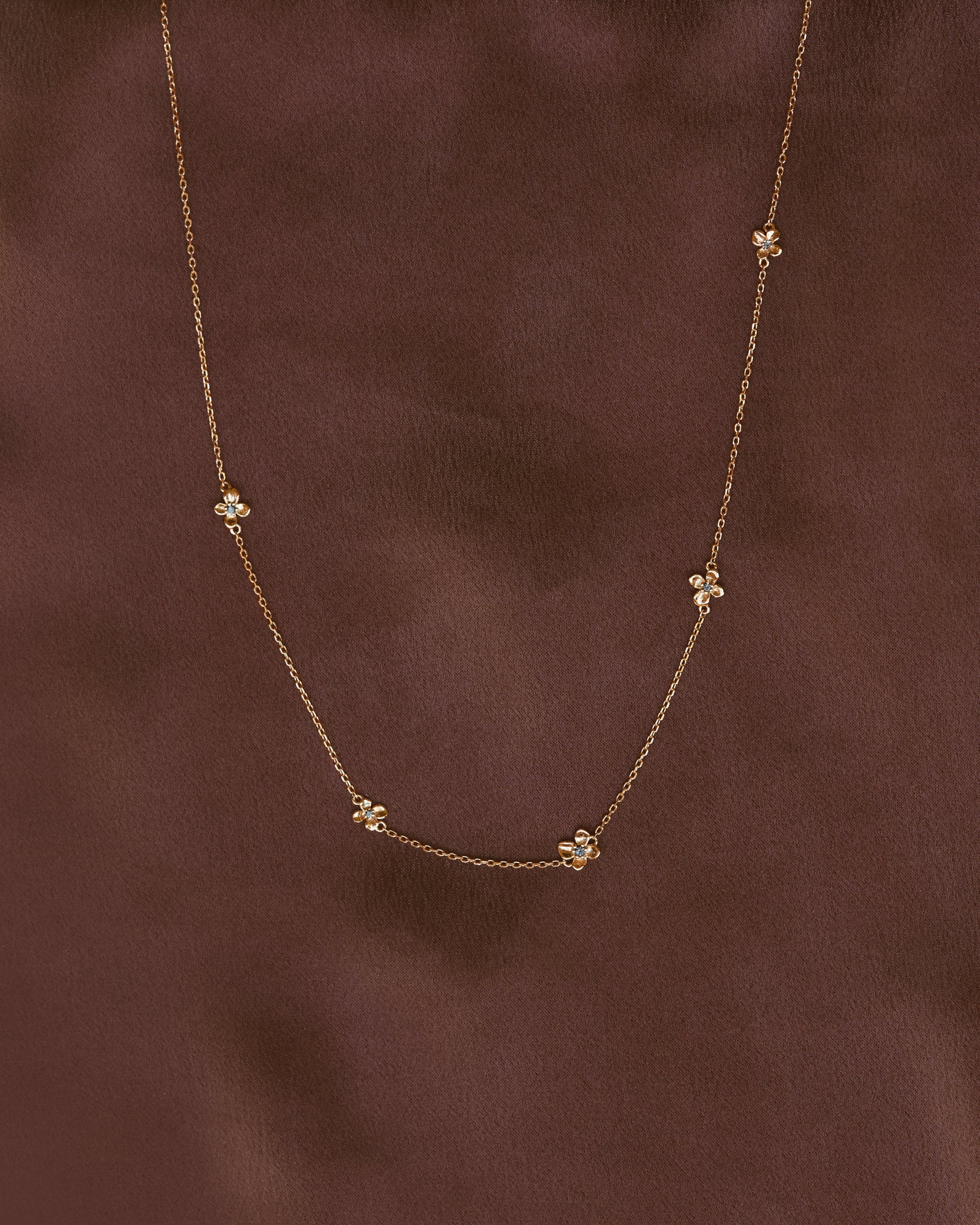 Midnight Blossom Pendant Necklace for Elegant Style