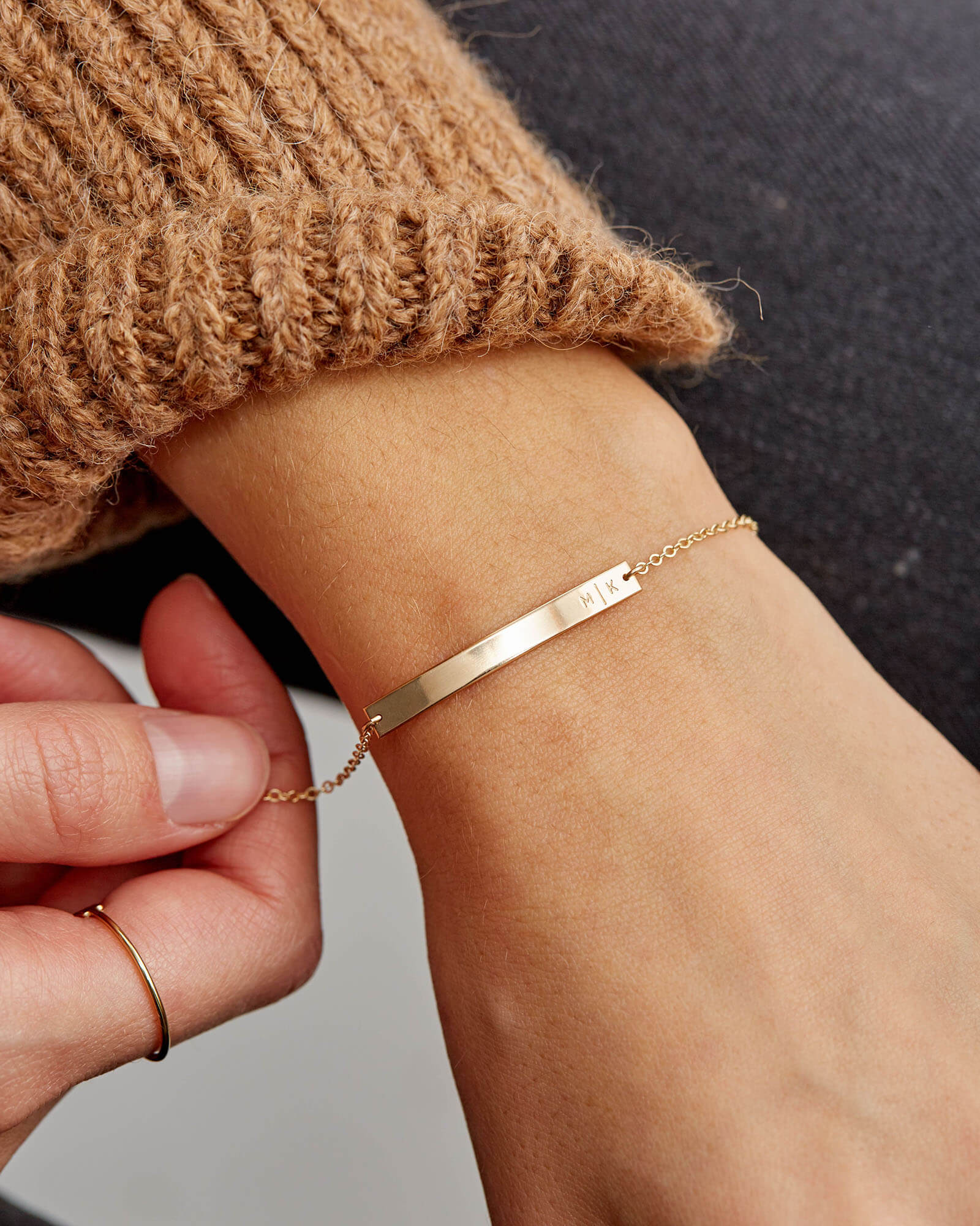 Serra Bar Bracelet – Stylish Minimalist Jewelry