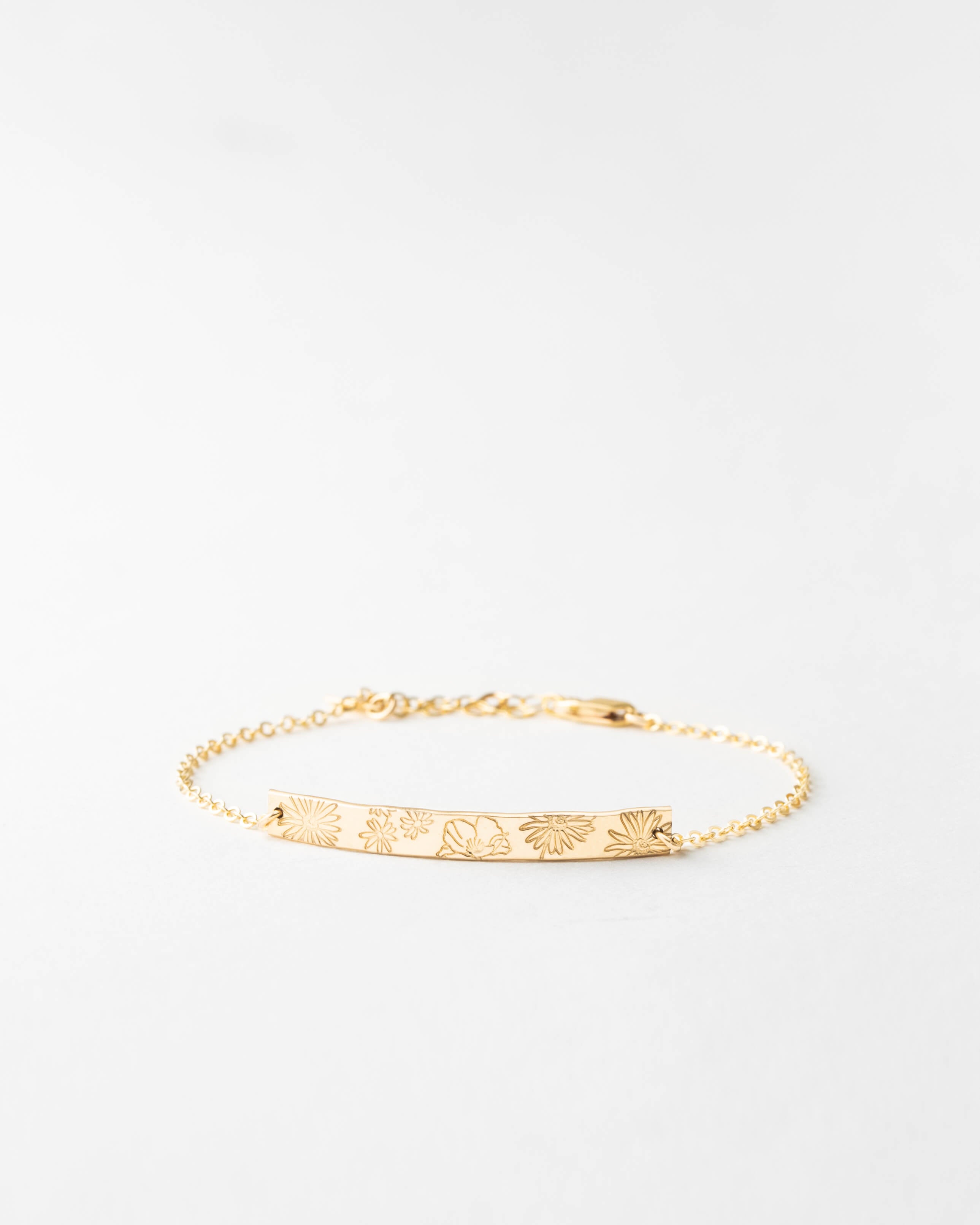 Stylish Garden-Themed Bracelet for Nature Lovers