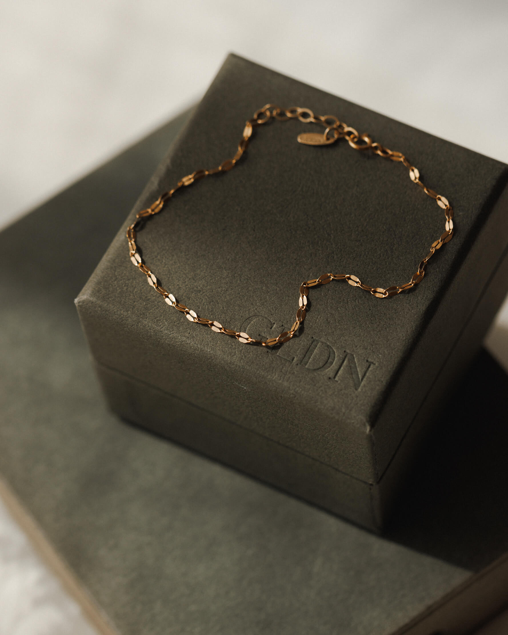 Stylish Mirror Chain Bracelet for Women