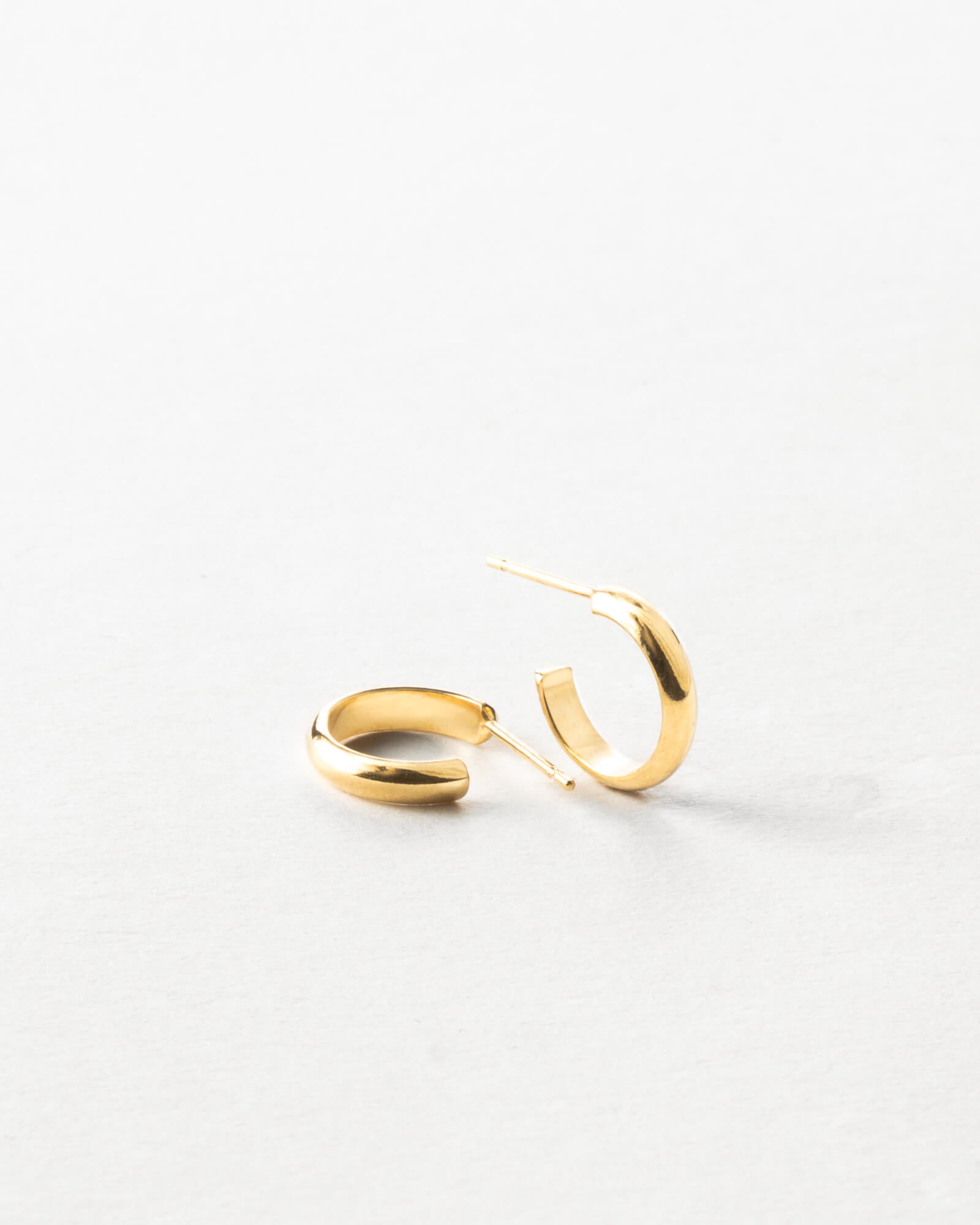 Elle Hoops: Stylish & Lightweight Earrings