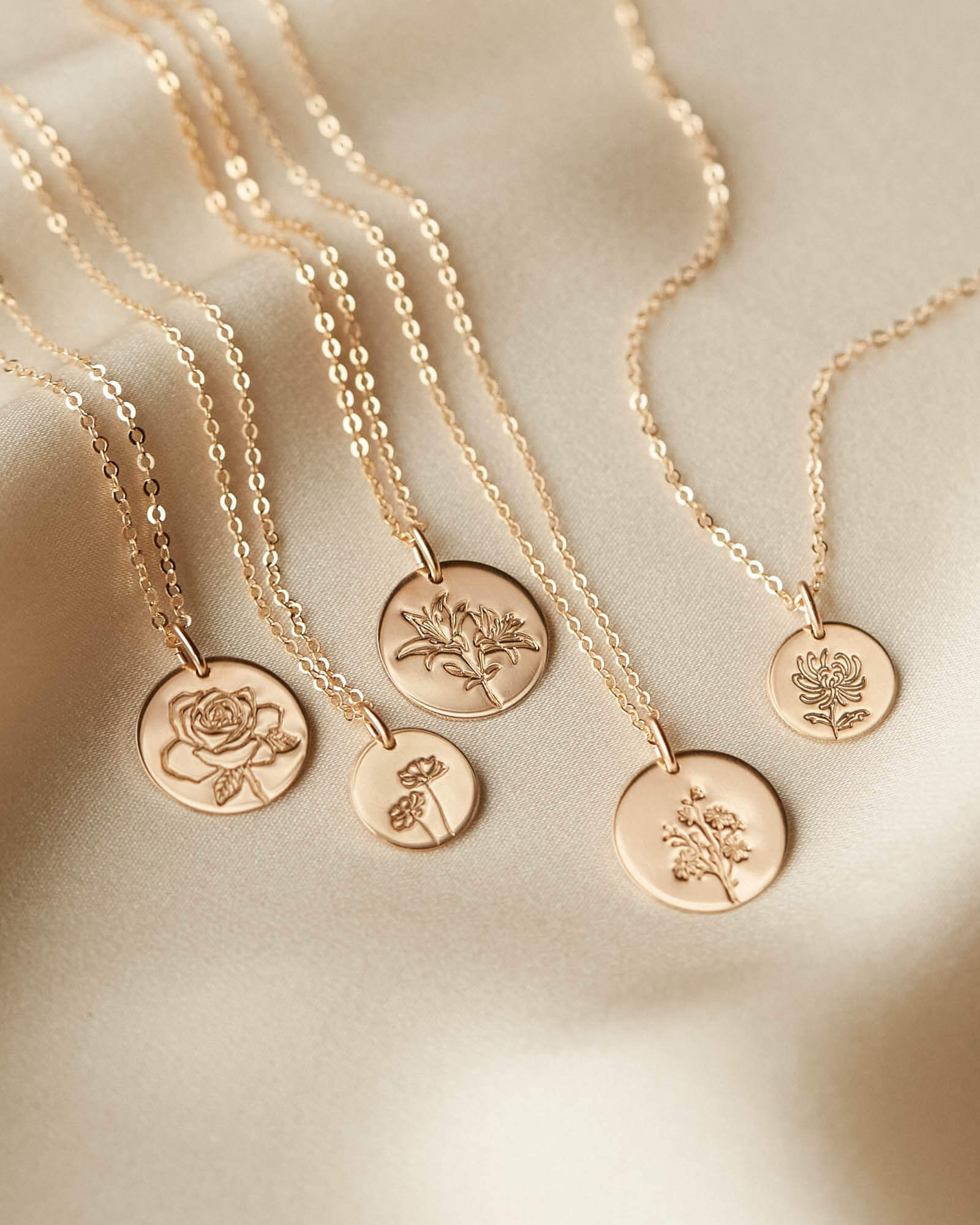 Personalized Birth Flower Necklace Gift