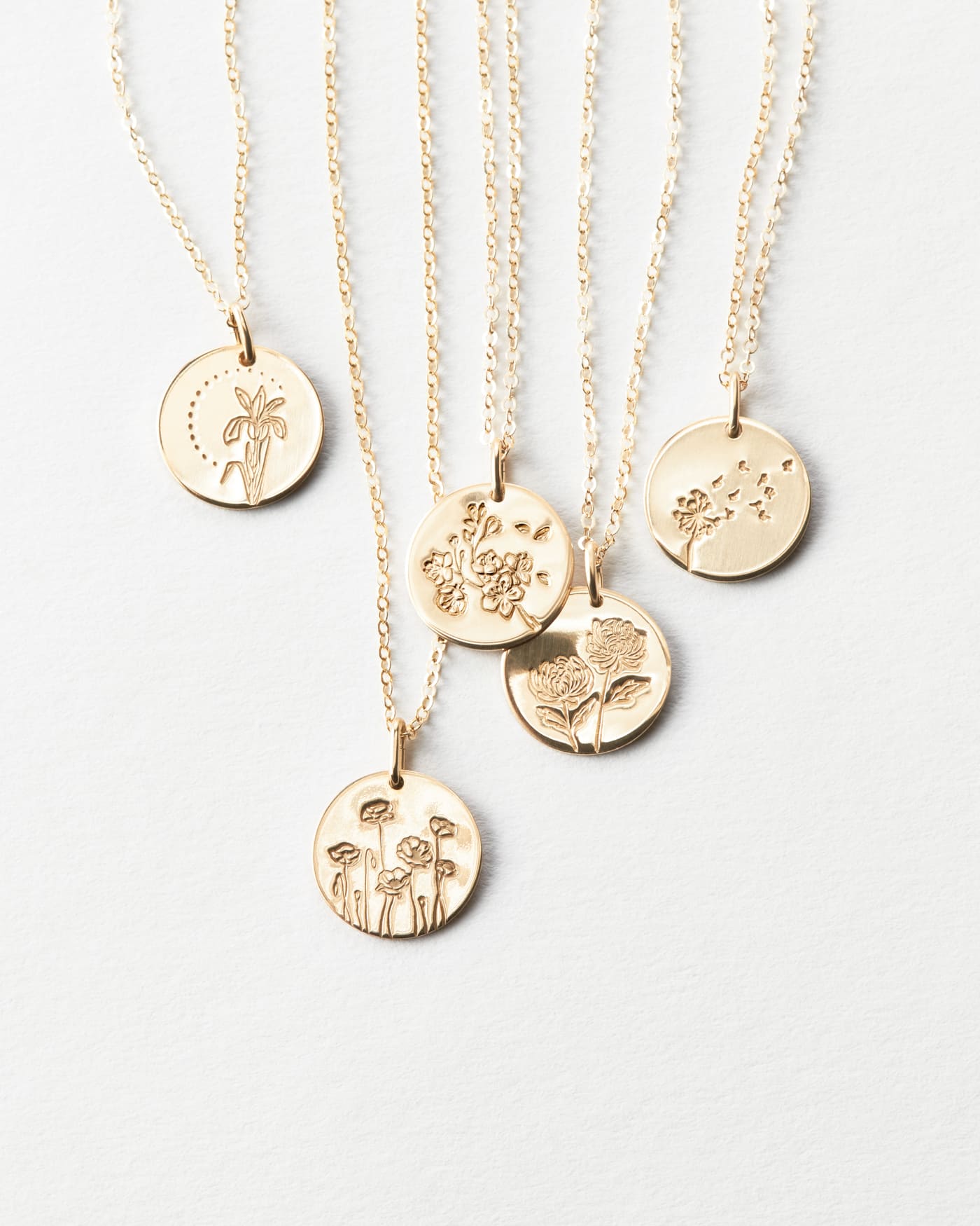 Elegant Floral Pendant Necklace