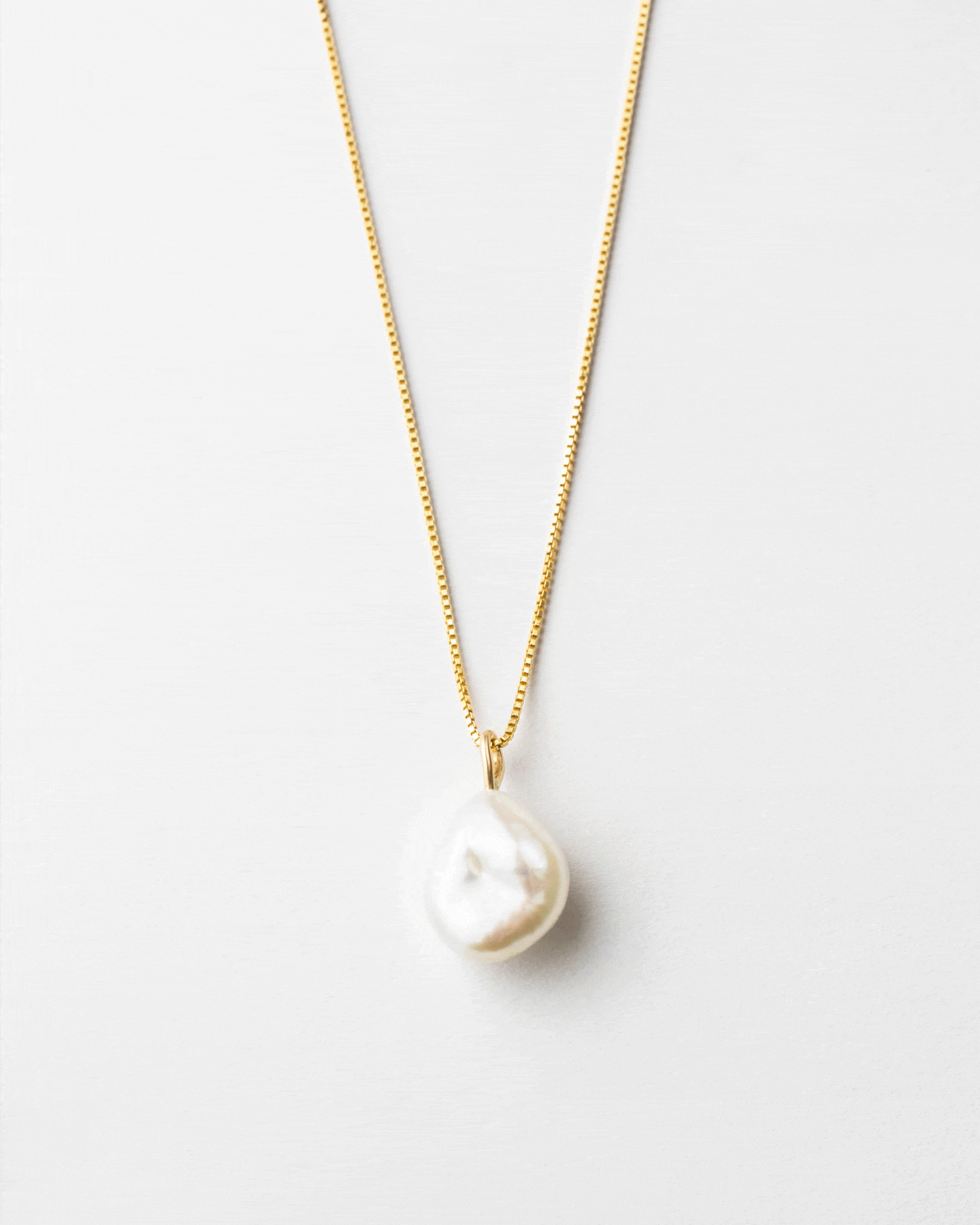Elegant Baroque Pearl Necklace