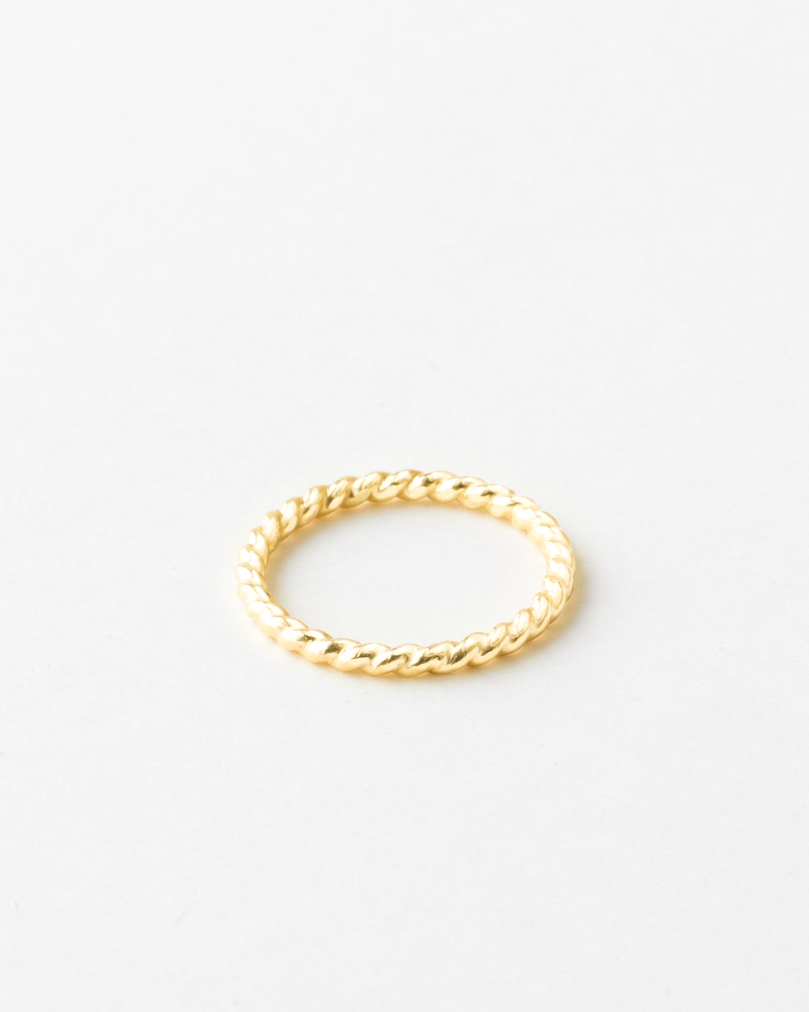 Clara Ring – Elegant Minimalist Jewelry