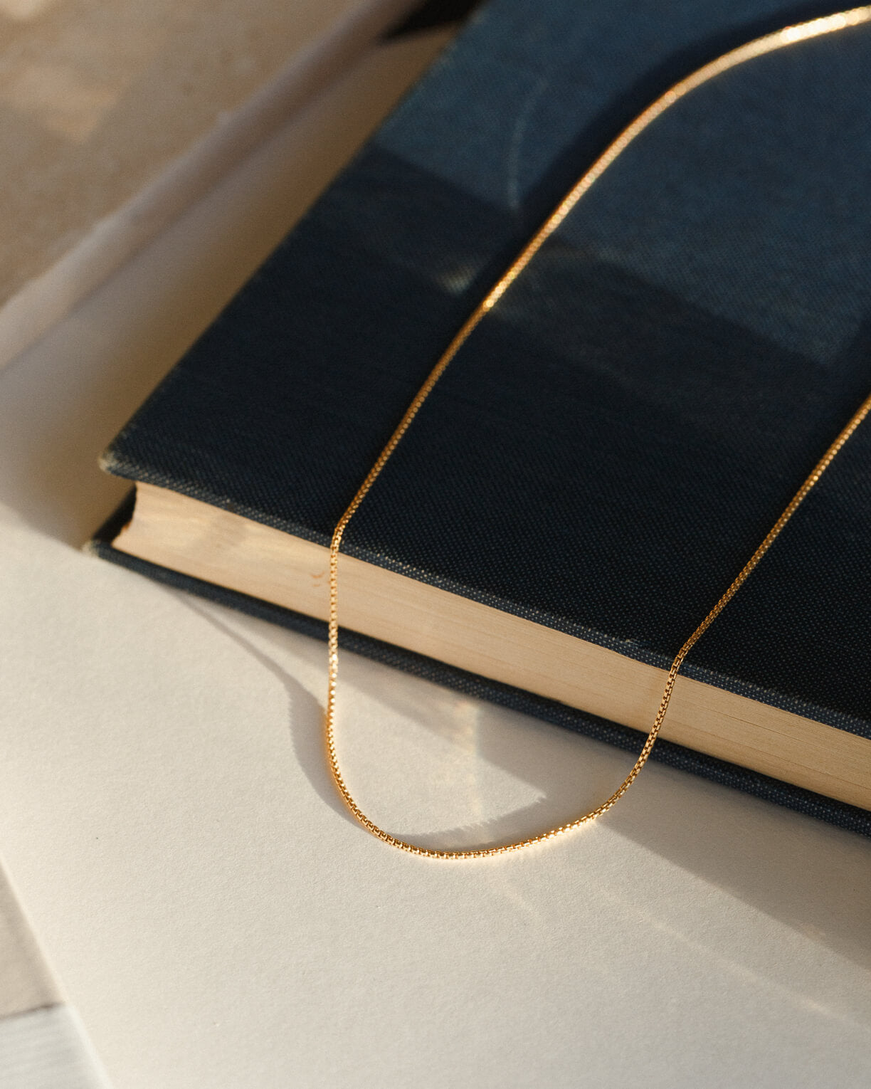 Stylish Round Box Chain Necklace