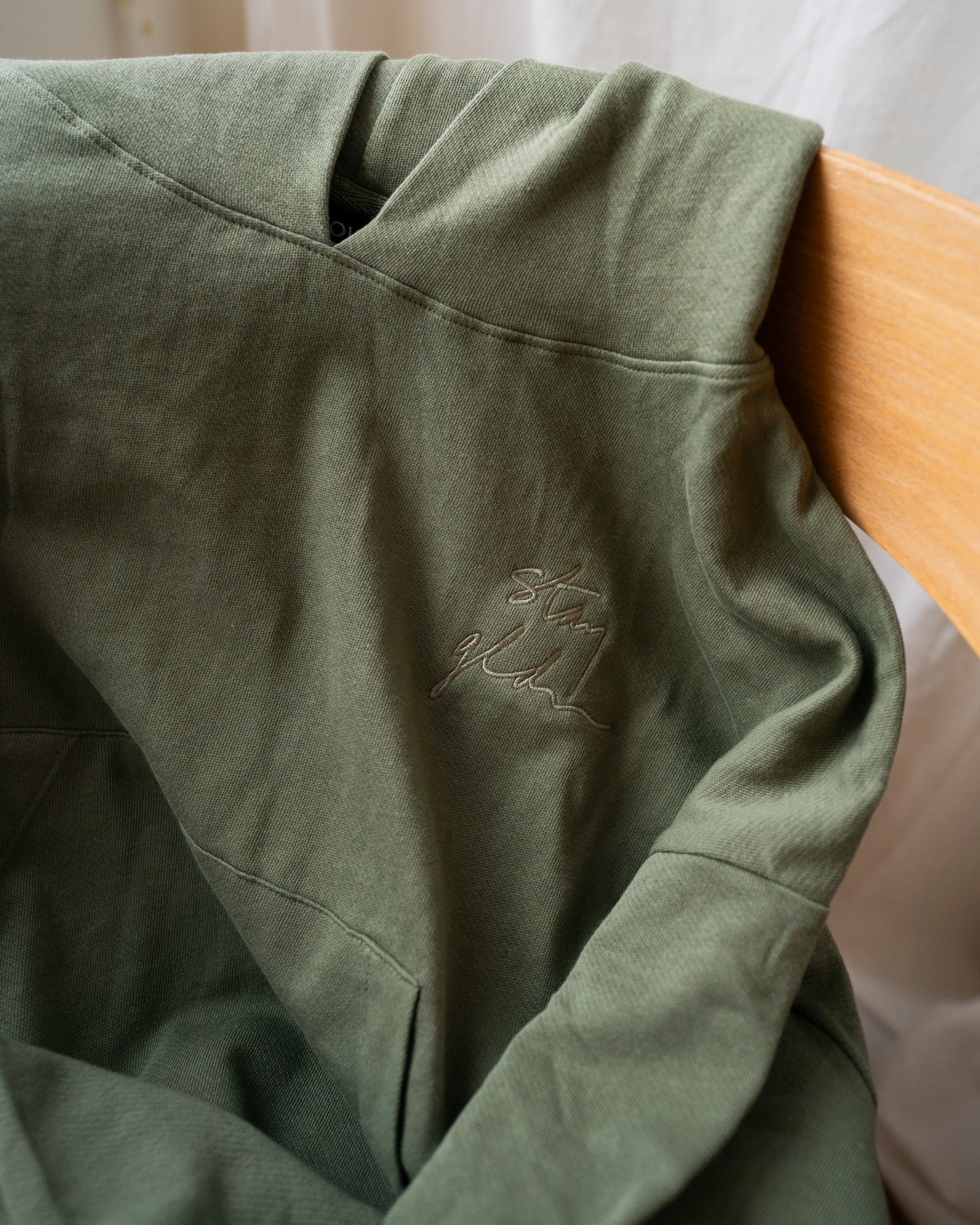 GLDN Signature Hoodie – Premium Comfort & Style