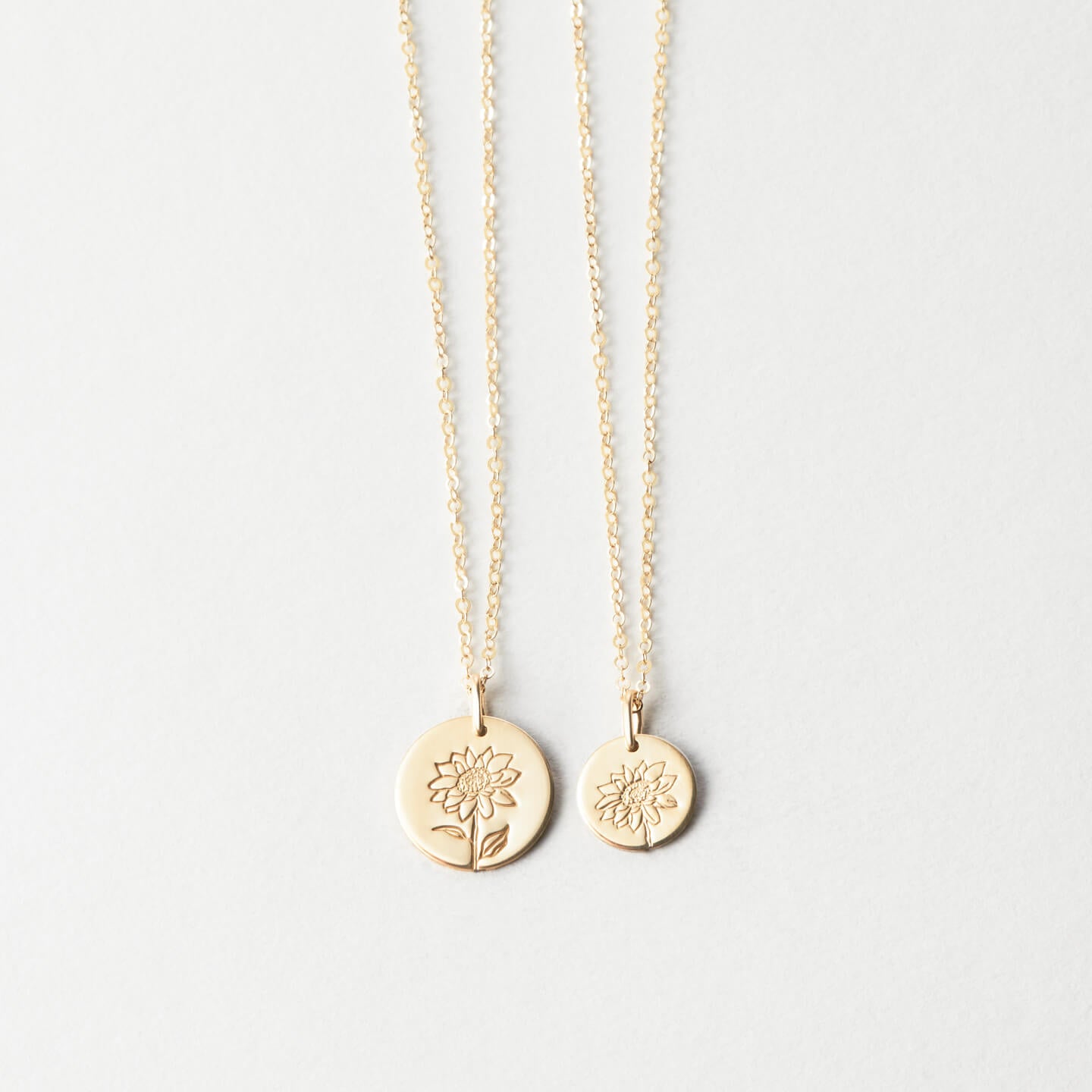 Elegant Sunflower Pendant Necklace